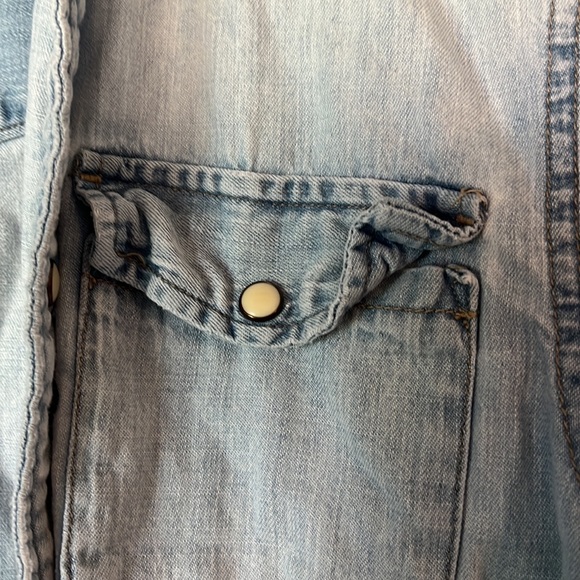 Men’s Jean button up shirt - Picture 4 of 5